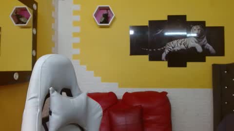 Snapshot of chacorta_ chatting on 05/01/26, 01:43 chacorta_ online show from 05/01/26, 01:43