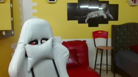 Snapshot of chacorta_ chatting on 05/19/26, 01:06 chacorta_ online show from 05/19/26, 01:06
