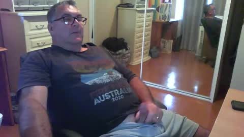 Snapshot of chalkstall chatting on 12/16/24, 09:46 Chalky online show from 12/16/24, 09:46