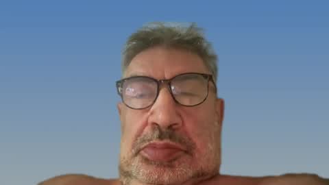 Snapshot of champsex305610 chatting on 06/12/26, 02:43 champsex305610 online show from 06/12/26, 02:43