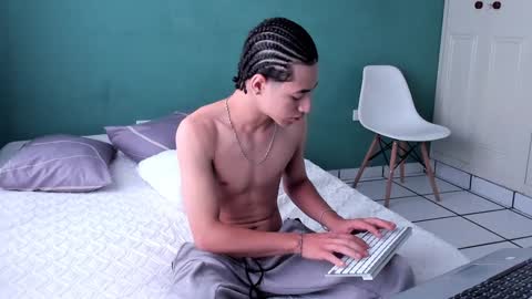 Snapshot of chandler_kenji chatting on 12/05/24, 02:44 Kenji online show from 12/05/24, 02:44