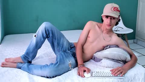 Snapshot of chandler_kenji chatting on 12/09/24, 04:15 Kenji online show from 12/09/24, 04:15