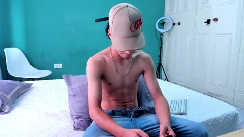 Snapshot of chandler_kenji chatting on 01/04/25, 03:39 Kenji online show from 01/04/25, 03:39