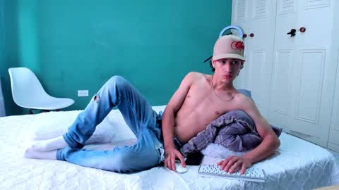 Snapshot of chandler_kenji chatting on 01/04/25, 06:40 Kenji online show from 01/04/25, 06:40