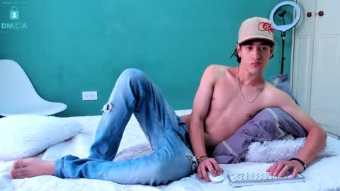 Snapshot of chandler_kenji chatting on 01/08/25, 07:34 Kenji online show from 01/08/25, 07:34