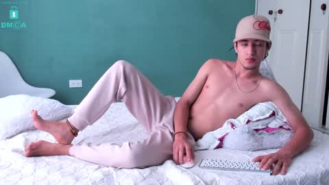 Snapshot of chandler_kenji chatting on 02/01/25, 06:19 Kenji online show from 02/01/25, 06:19