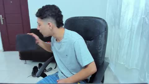 Snapshot of chandler_kenji chatting on 10/02/25, 02:29 Kenji online show from 10/02/25, 02:29