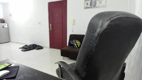 Snapshot of chandler_kenji chatting on 10/16/25, 01:17 Kenji online show from 10/16/25, 01:17