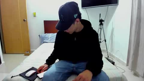 Snapshot of chandler_kenji chatting on 11/18/25, 04:17 Kenji online show from 11/18/25, 04:17