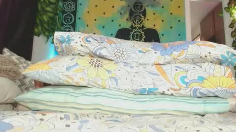 Chanel M. online show from 11/15/25, 08:16