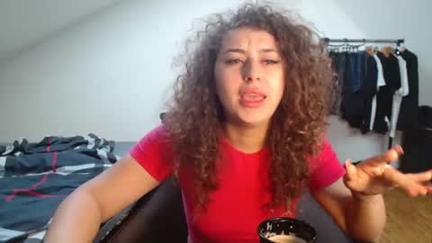 Stephanieblisss online show from 01/05/25, 10:32