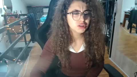 Stephanieblisss online show from 12/19/25, 10:44