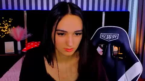 Snapshot of chanell_maon chatting on 06/13/26, 01:31 chanell_maon online show from 06/13/26, 01:31