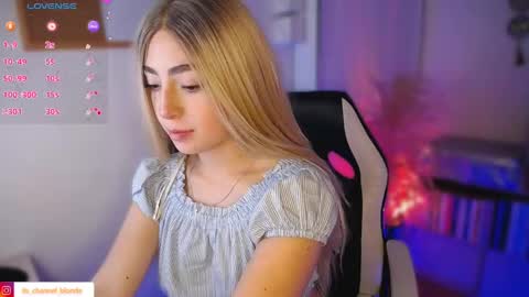 Snapshot of channel_blonde_a chatting on 04/29/26, 01:43 channel_blonde_a online show from 04/29/26, 01:43