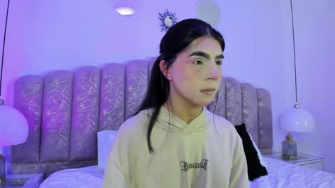 Channel Sofia online show from 06/05/26, 03:13