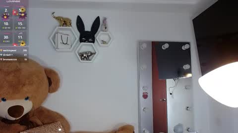 Isabella online show from 12/07/24, 11:07