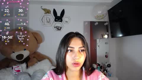 Isabella online show from 11/06/25, 09:54