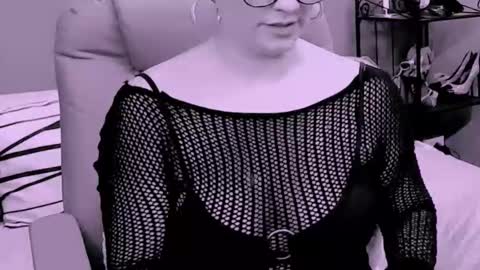 The Queen online show from 11/23/25, 04:40