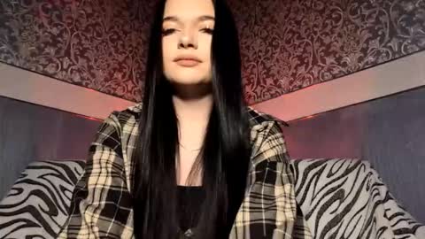 Snapshot of chantellemervin chatting on 11/04/25, 10:14 Kira online show from 11/04/25, 10:14