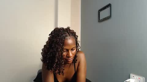 Chantel online show from 11/30/25, 01:09