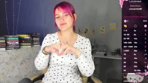 Suzanna Snow online show from 09/26/25, 03:54