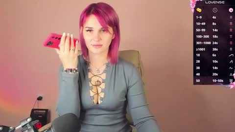 Suzanna Snow online show from 10/21/25, 05:08