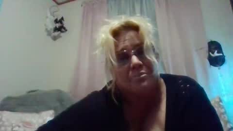 Snapshot of chaosangel33 chatting on 12/31/24, 07:42 Ms. Behaving online show from 12/31/24, 07:42