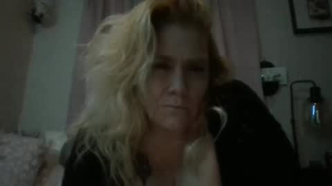 Snapshot of chaosangel33 chatting on 02/09/25, 01:35 Ms. Behaving online show from 02/09/25, 01:35