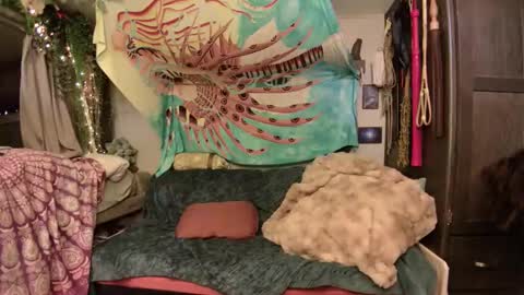 Snapshot of chaosfish chatting on 10/24/25, 02:41 fish online show from 10/24/25, 02:41