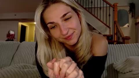 char  online show from 10/10/25, 12:20