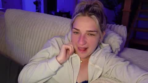 char  online show from 12/17/25, 12:16