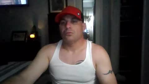 Snapshot of chargersrt22 chatting on 10/20/25, 11:32 chargersrt22 online show from 10/20/25, 11:32