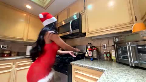 charismasweets online show from 12/18/25, 03:12