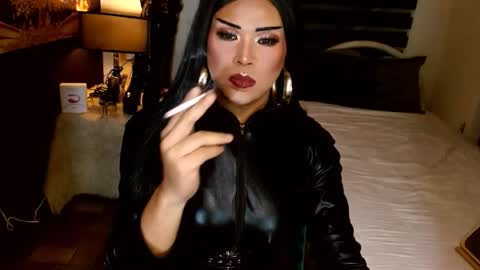 charismatic_apple online show from 02/16/26, 06:37