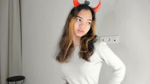 Snapshot of charitybergeaux chatting on 11/26/25, 06:36 MIchelle online show from 11/26/25, 06:36