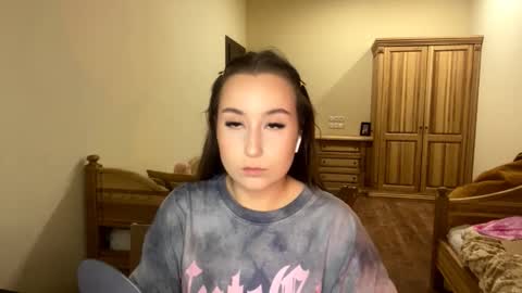 Snapshot of charleenestok chatting on 11/30/25, 01:15 Trixie online show from 11/30/25, 01:15