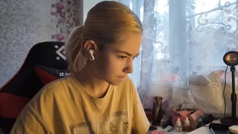 Snapshot of charleneschonert chatting on 10/30/25, 07:32 Nancy online show from 10/30/25, 07:32