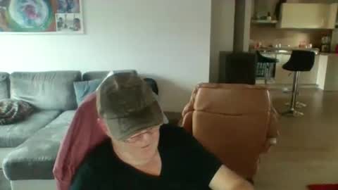 charles6064 online show from 01/12/25, 01:58