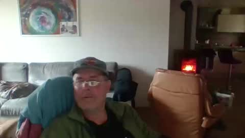 charles6064 online show from 02/11/25, 09:42