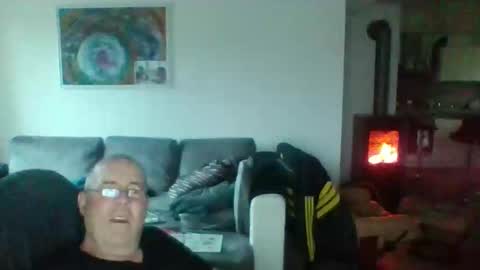 charles6064 online show from 11/18/25, 07:13