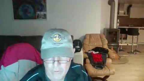 charles6064 online show from 05/09/26, 10:26