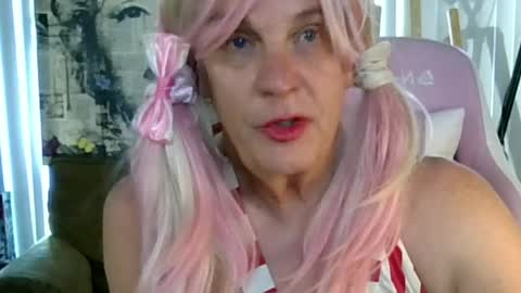Snapshot of charli_girl chatting on 05/17/26, 07:43 Charli online show from 05/17/26, 07:43