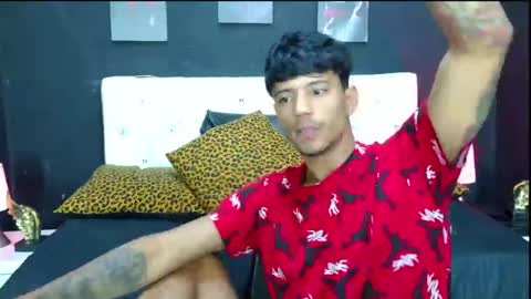 Snapshot of charlie_oconnor chatting on 12/08/24, 03:43 Charlie oconnor online show from 12/08/24, 03:43