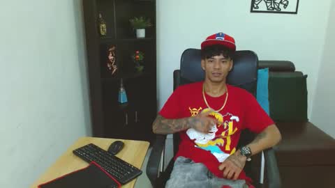 Snapshot of charlie_oconnor chatting on 12/29/24, 02:49 Charlie oconnor online show from 12/29/24, 02:49