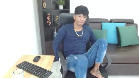 Snapshot of charlie_oconnor chatting on 01/14/25, 04:57 Charlie oconnor online show from 01/14/25, 04:57