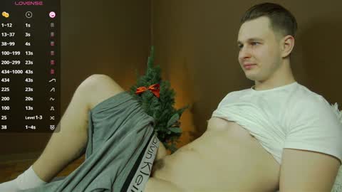 Snapshot of charlie_smiley chatting on 01/03/25, 02:32 Charlie Smiley online show from 01/03/25, 02:32