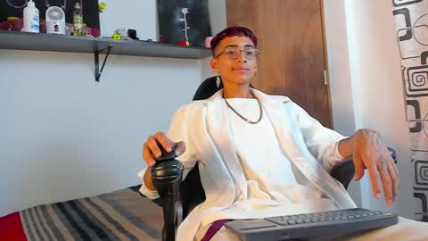 Snapshot of charlieerusso chatting on 12/14/24, 01:50 Charles Russo online show from 12/14/24, 01:50