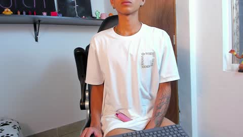 Snapshot of charlieerusso chatting on 01/06/25, 03:09 Charles Russo online show from 01/06/25, 03:09