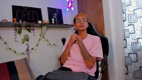 Snapshot of charlieerusso chatting on 01/31/25, 07:29 Charles Russo online show from 01/31/25, 07:29