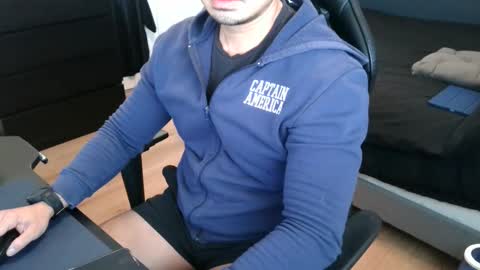 charliekkw online show from 12/14/25, 08:57